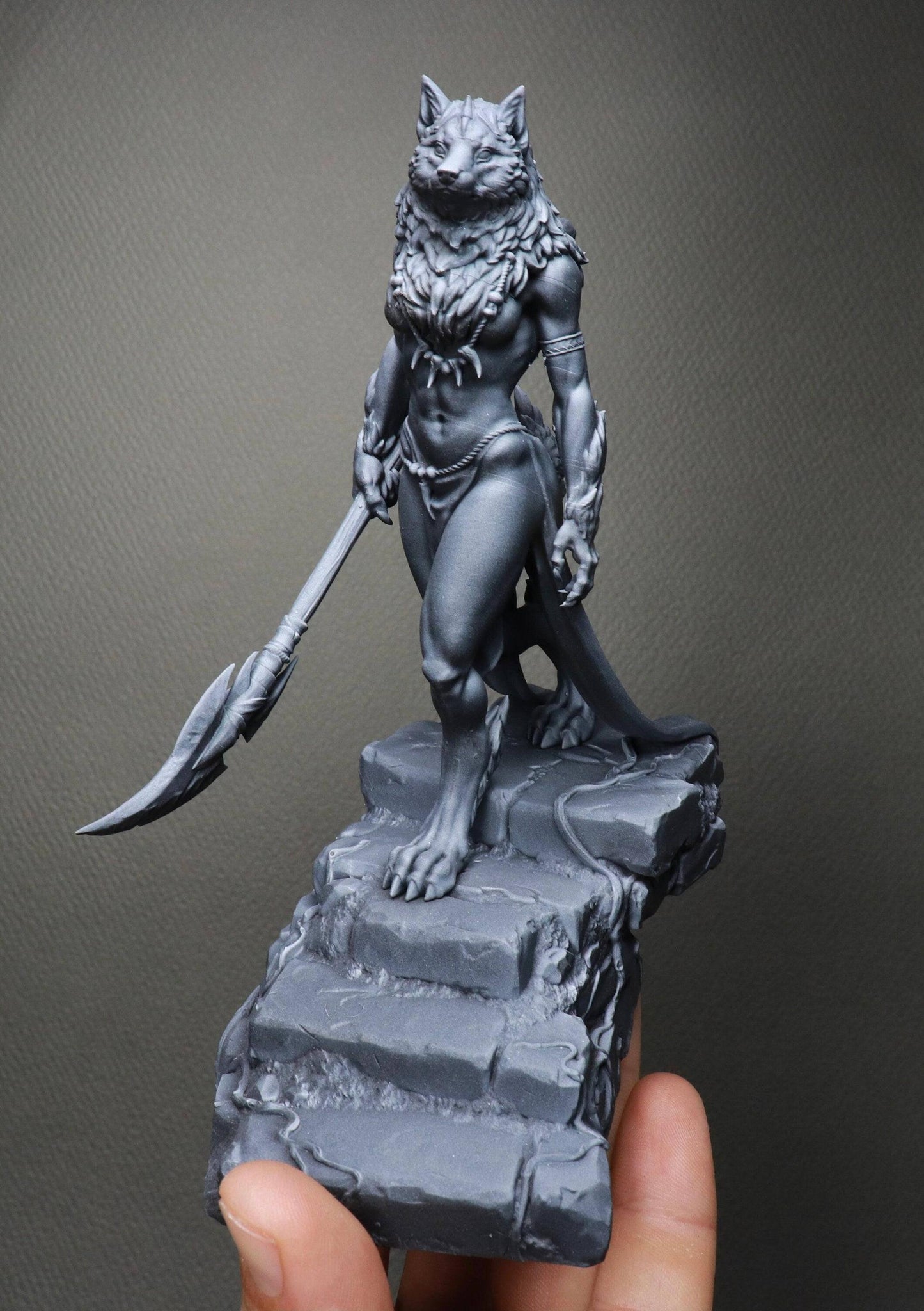 Oleana, Werewolf Queen | Display Miniature | White Werewolf Tavern