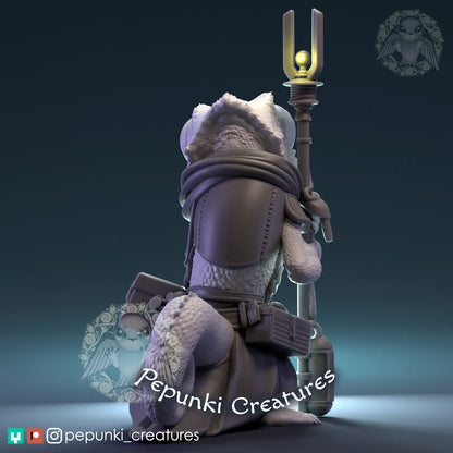 Chameleon Mechanic | Tabletop or Display Scale | D&D Humblewood TTRPG Miniature | Pepunki Creatures