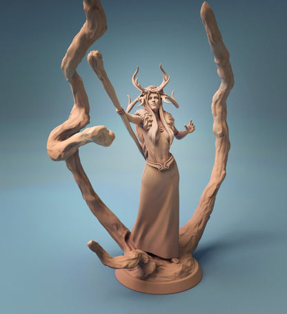 Female Druid | TABLETOP SCALE | TTRPG Miniature | Rescale Miniatures | Unpainted, Unplated Resin 8k
