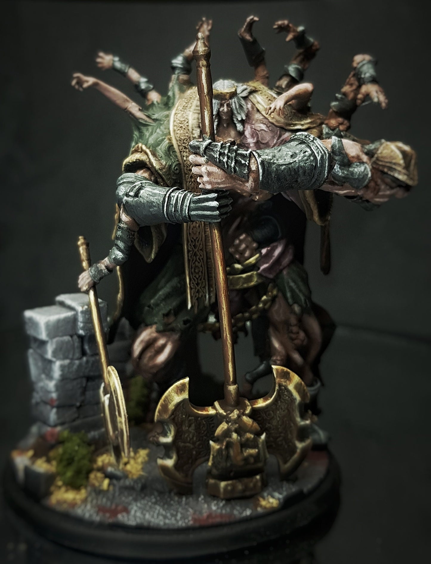 Grafted King | TABLETOP SCALE | D&D TTRPG Miniature | Realsteone Miniatures