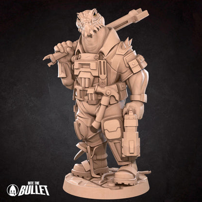 Lizard Mechanic, Space Alien | Tabletop Gaming Scale Resin Miniature | Bite the Bullet | Bullet Galaxy