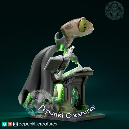 Blunt Snake Scholar Professor Wizard | Tabletop or Display Scale | D&D Humblewood TTRPG Miniature | Pepunki Creatures
