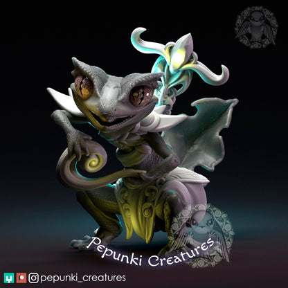 Leaf Gecko Sorcerer | Tabletop or Display Scale | D&D Humblewood TTRPG Miniature | Pepunki Creatures
