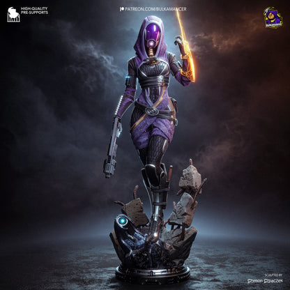 Colorful Synth Hunter resin garage kit figure by Tattles Told 3D, showcasing detailed sci-fi character sculpted by Bulkamancer.