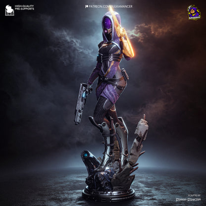 Colorful resin garage kit figure of Synth Hunter by Tattles Told 3D, featuring detailed sculpting by Bulkamancer Sculpts.